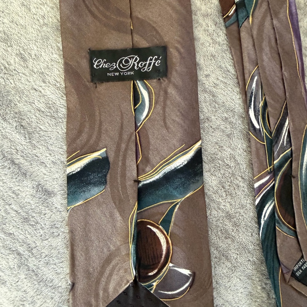 Chez Roffe Men’s Brown Abstract Design Tie - Picture 2 of 4